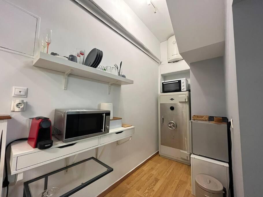 אתונה Ksenokratous-Kolonaki Cozy Apartment מראה חיצוני תמונה