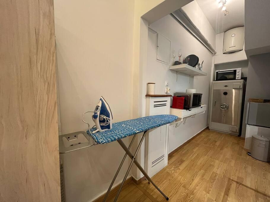 אתונה Ksenokratous-Kolonaki Cozy Apartment מראה חיצוני תמונה
