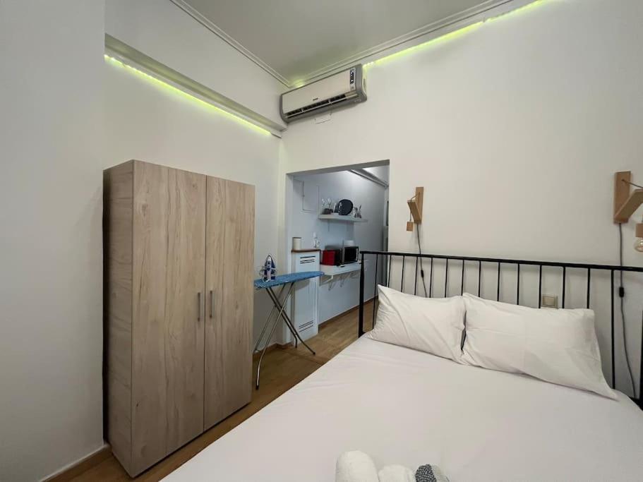אתונה Ksenokratous-Kolonaki Cozy Apartment מראה חיצוני תמונה